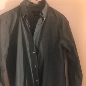 Men’s Nautica Classic Fit button up Dress shirt